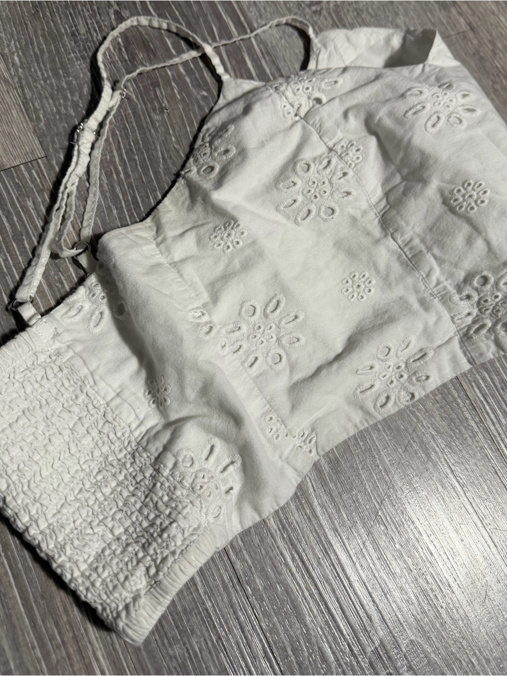 White Floral Eyelet Cropped Cami Top - Size M - Picture 8 of 8